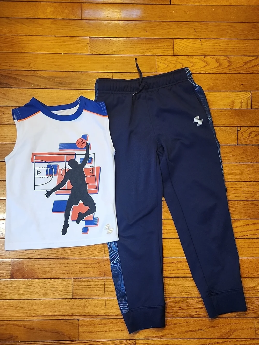 🏀FREE TANK! Boy's Place Navy Joggers with Blue Patterned Side Stripes; M7/8